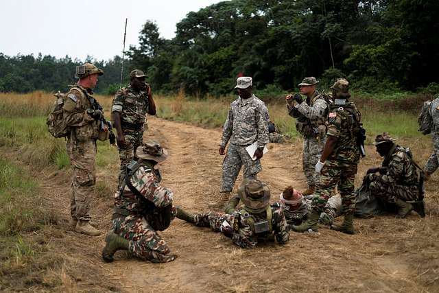 Cameroon soldiers and US Army soldiers